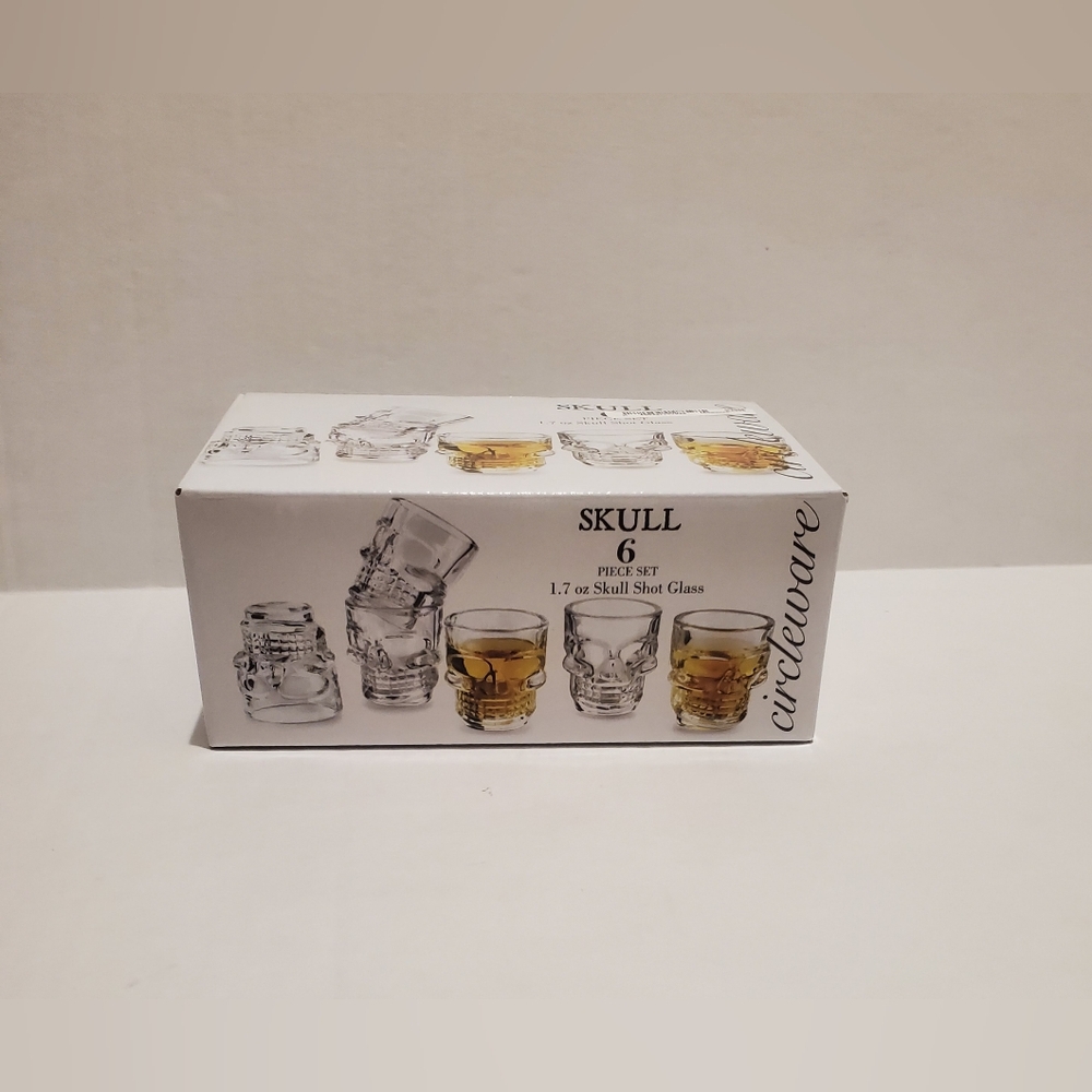 Circleware Skull Shot Glass Set - Clear